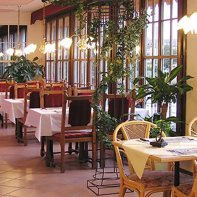 Continental Hotel 3*