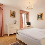 Отель Continental 3*